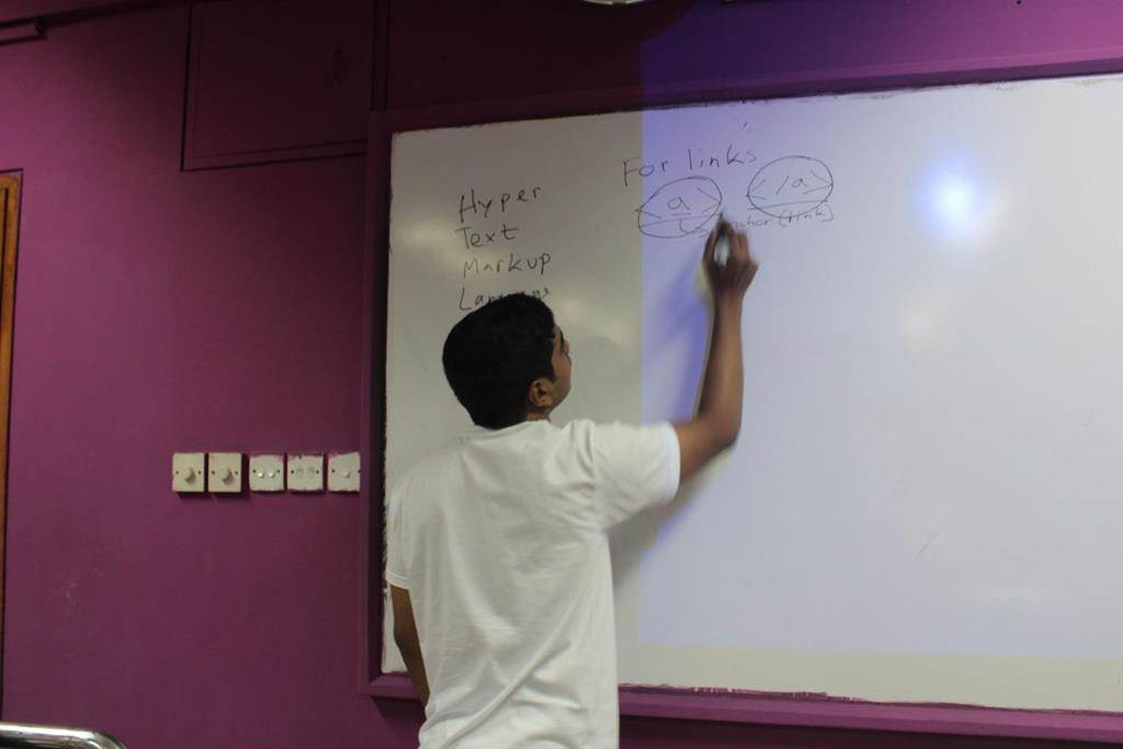Rifaz explaining tags in HTML Rifaz explaining tags in HTML